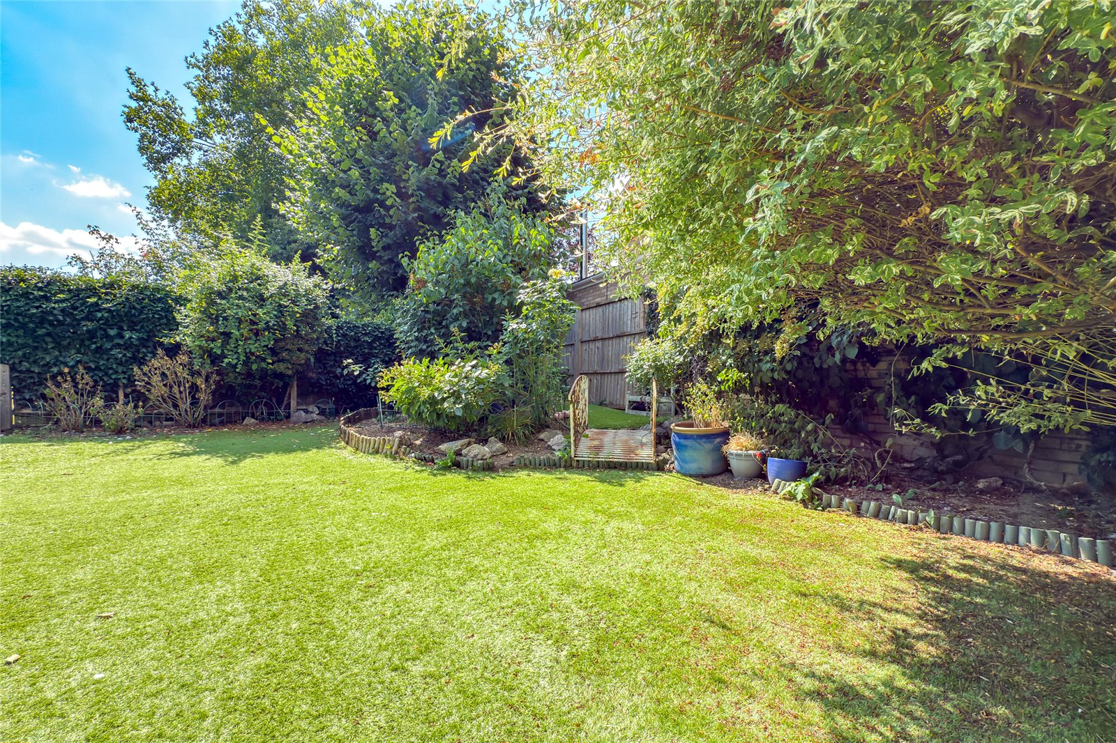 3 bed link detached house for sale in Meadowcroft, St. Albans, Hertfordshire, AL1  - Property Image 11
