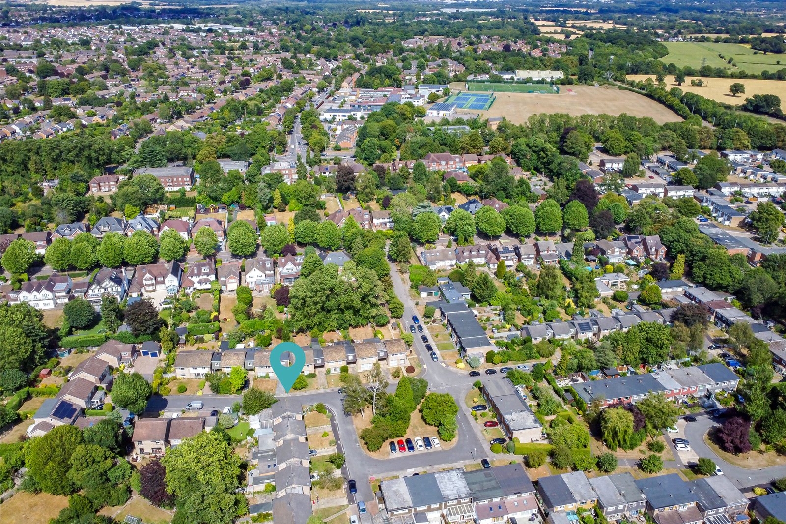 3 bed link detached house for sale in Meadowcroft, St. Albans, Hertfordshire, AL1  - Property Image 17