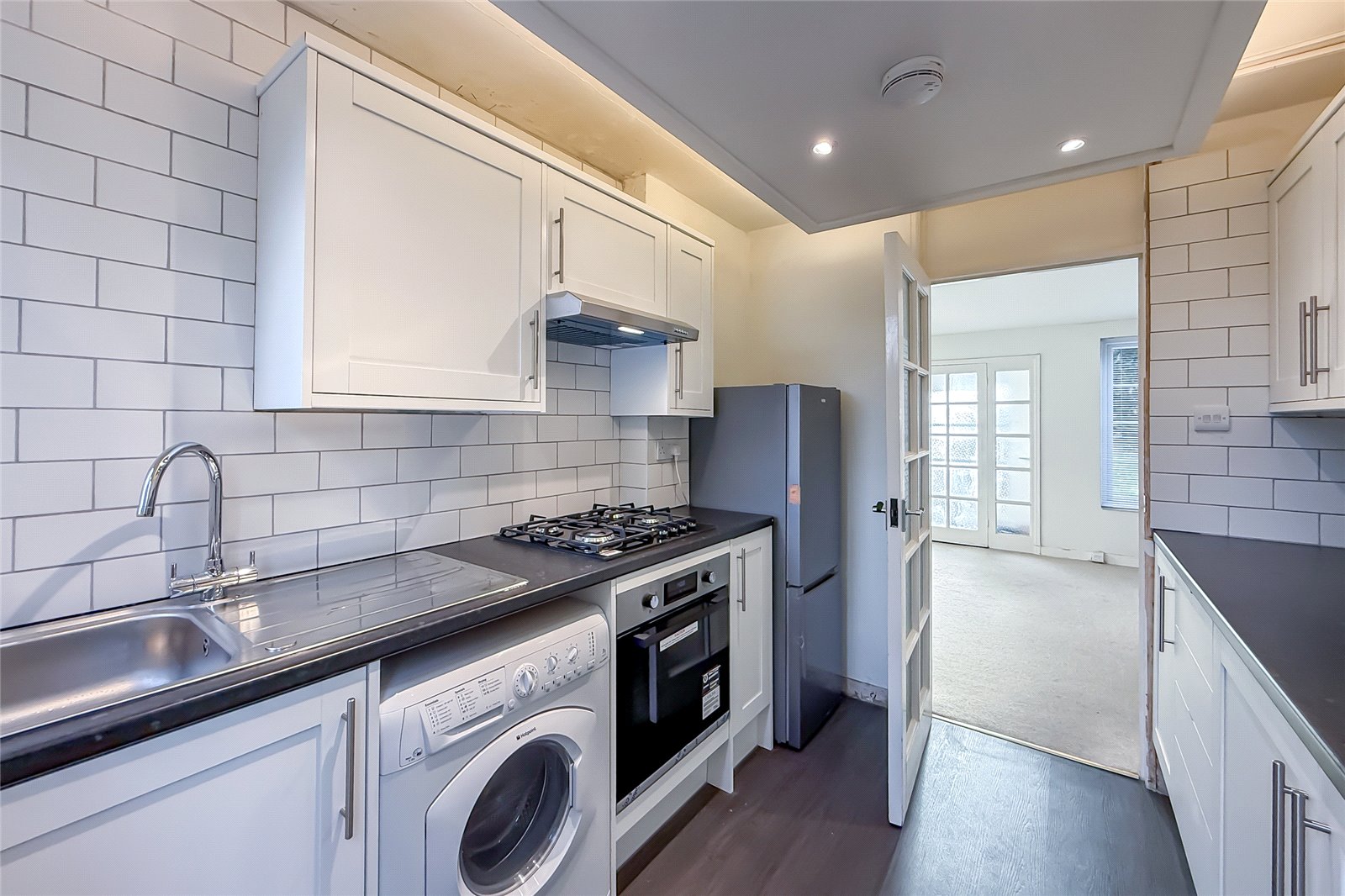 2 bed ground floor flat for sale in Westminster Court, St. Albans, Hertfordshire, AL1 - Property Image 3