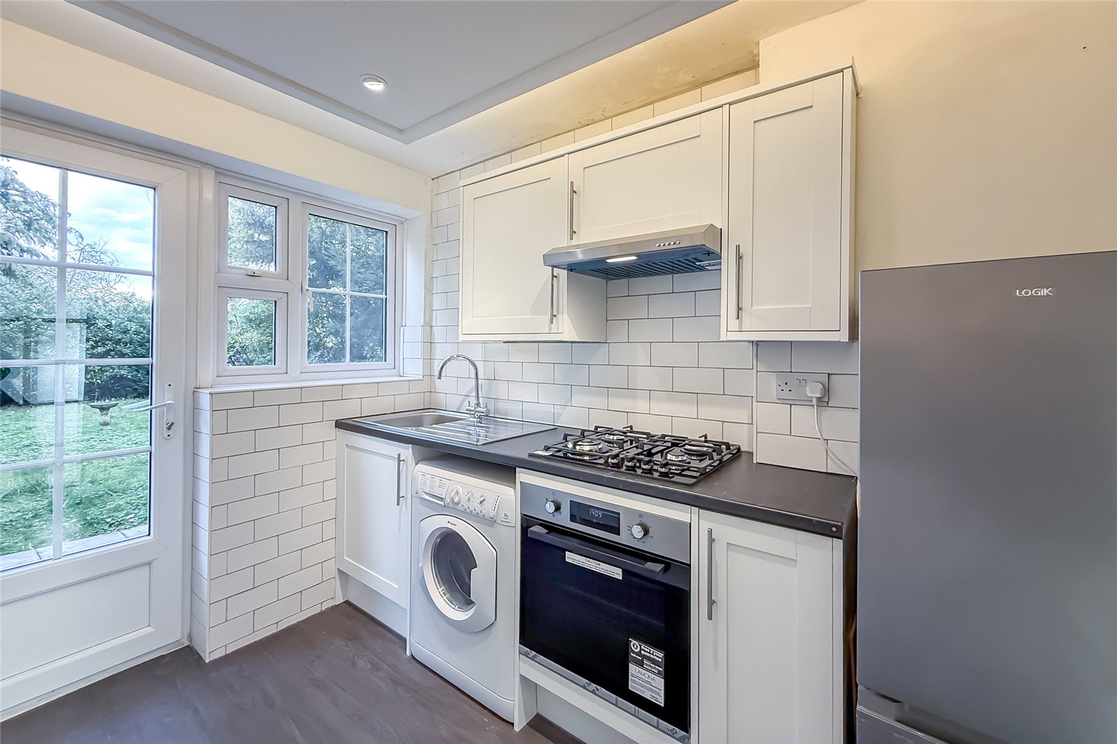 2 bed ground floor flat for sale in Westminster Court, St. Albans, Hertfordshire, AL1 - Property Image 16