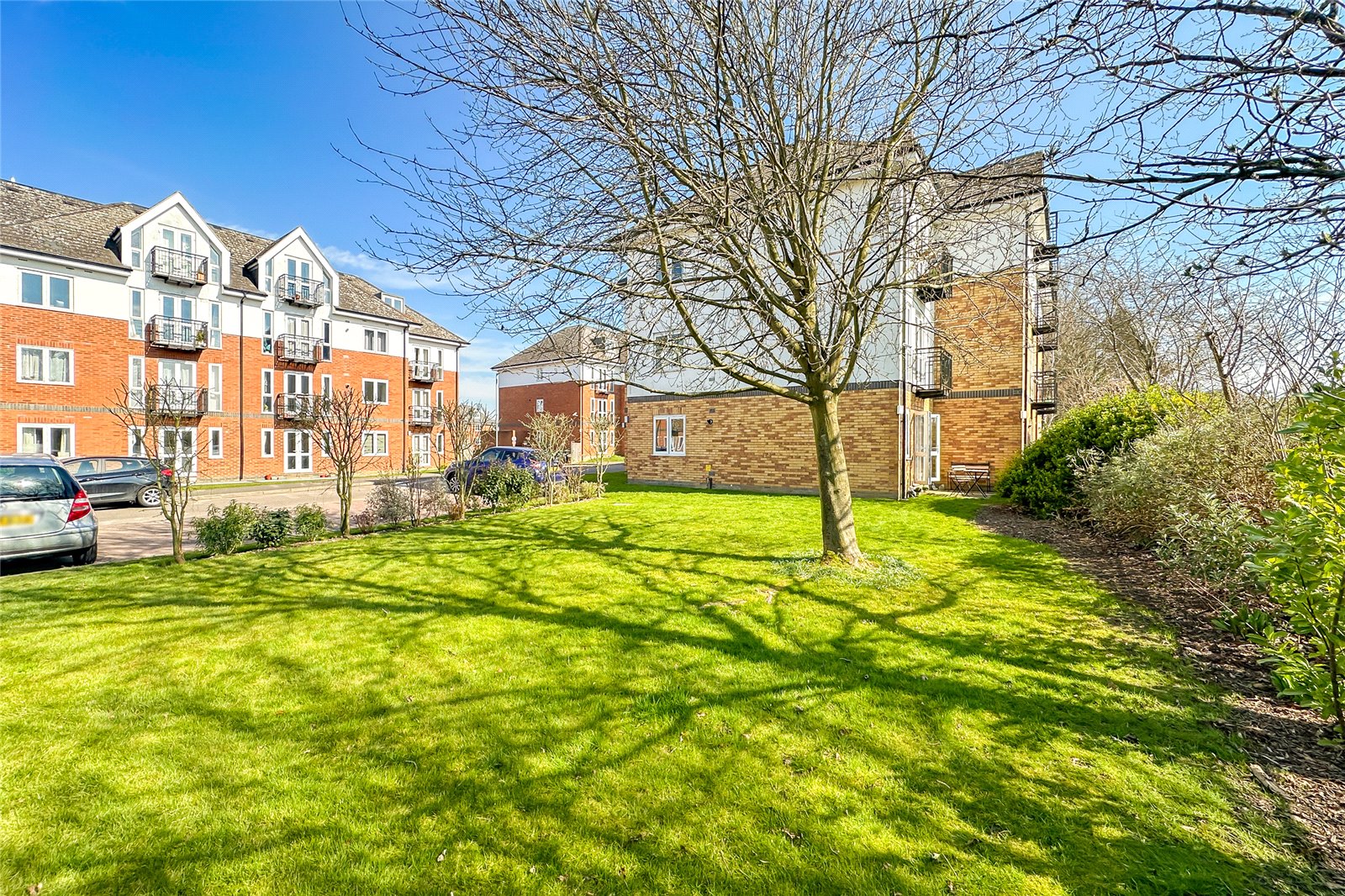 2 bed ground floor flat for sale in St James Court, Park View Close, St. Albanslesley Chest, Hertfordshire, AL1  - Property Image 13