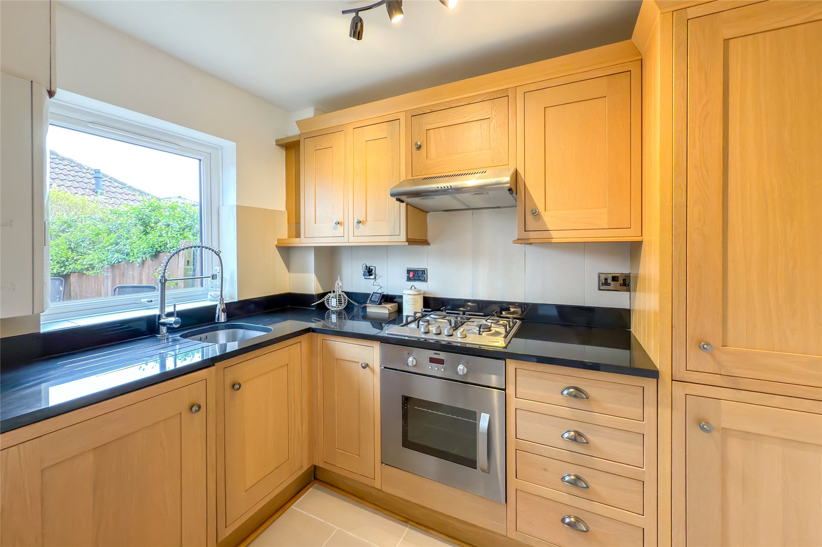 1 bed end of terrace house for sale in Woodlands, Park Street, St. Albans, Hertfordshire, AL2  - Property Image 3