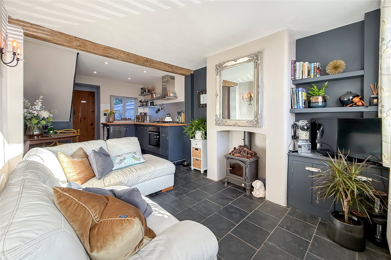 2 bed terraced house for sale in Fishpool Street, St. Albans, Hertfordshire, AL3  - Property Image 4