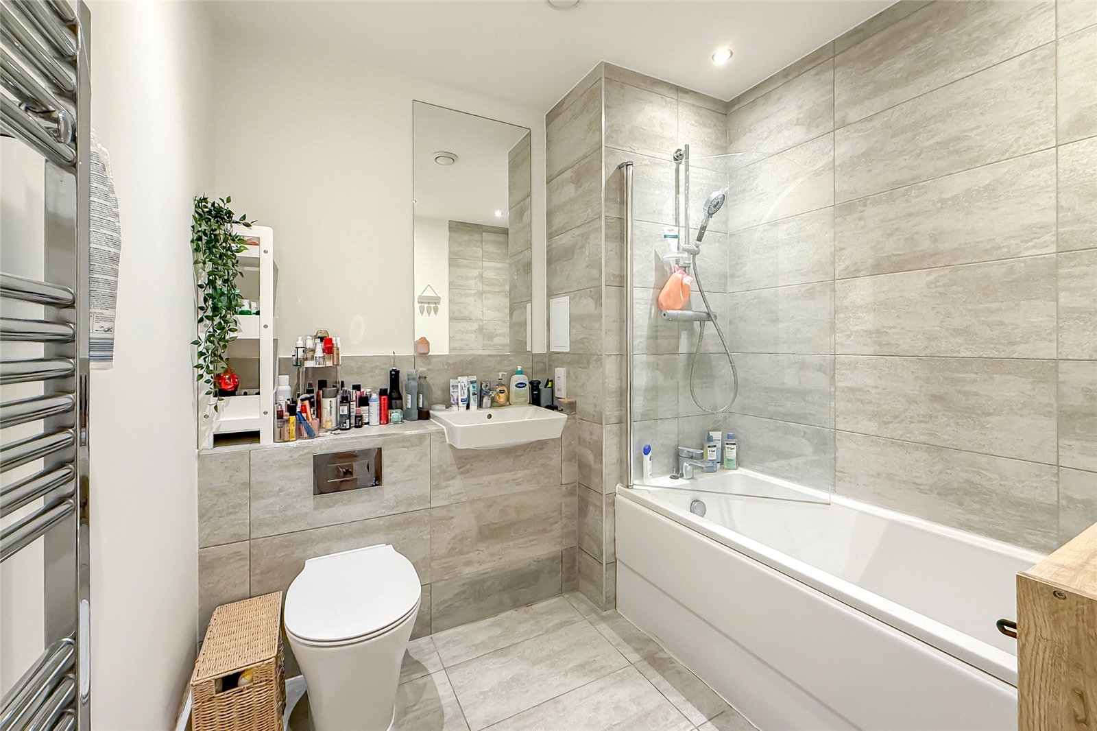 2 bed apartment for sale in Ellesmere Court, Stirling Drive, Luton, Bedfordshire, LU2 - Property Image 7