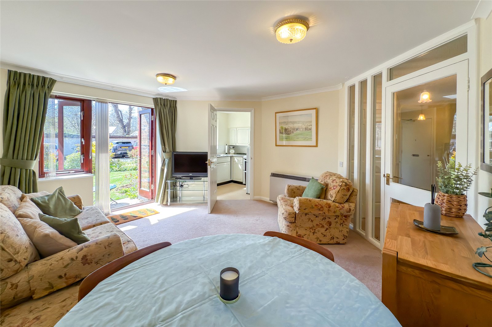 1 bed ground floor flat for sale in Albeny Gate, Belmont Hill, St. Albans, Hertfordshire, AL1  - Property Image 4
