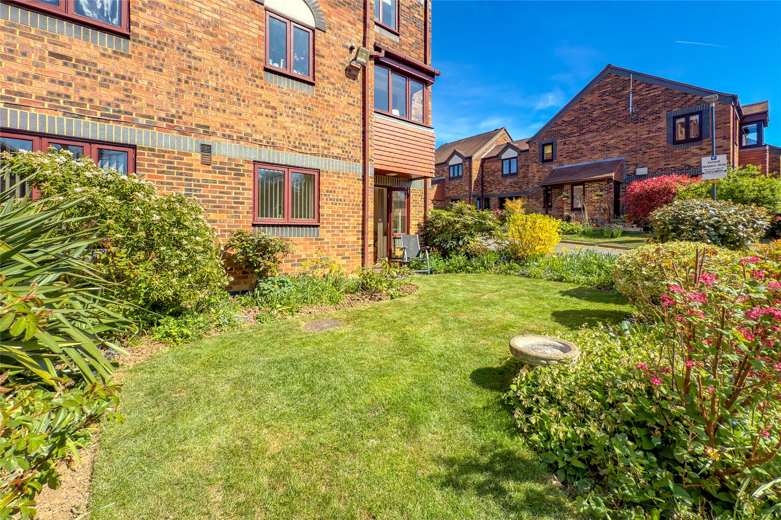 1 bed ground floor flat for sale in Albeny Gate, Belmont Hill, St. Albans, Hertfordshire, AL1  - Property Image 2