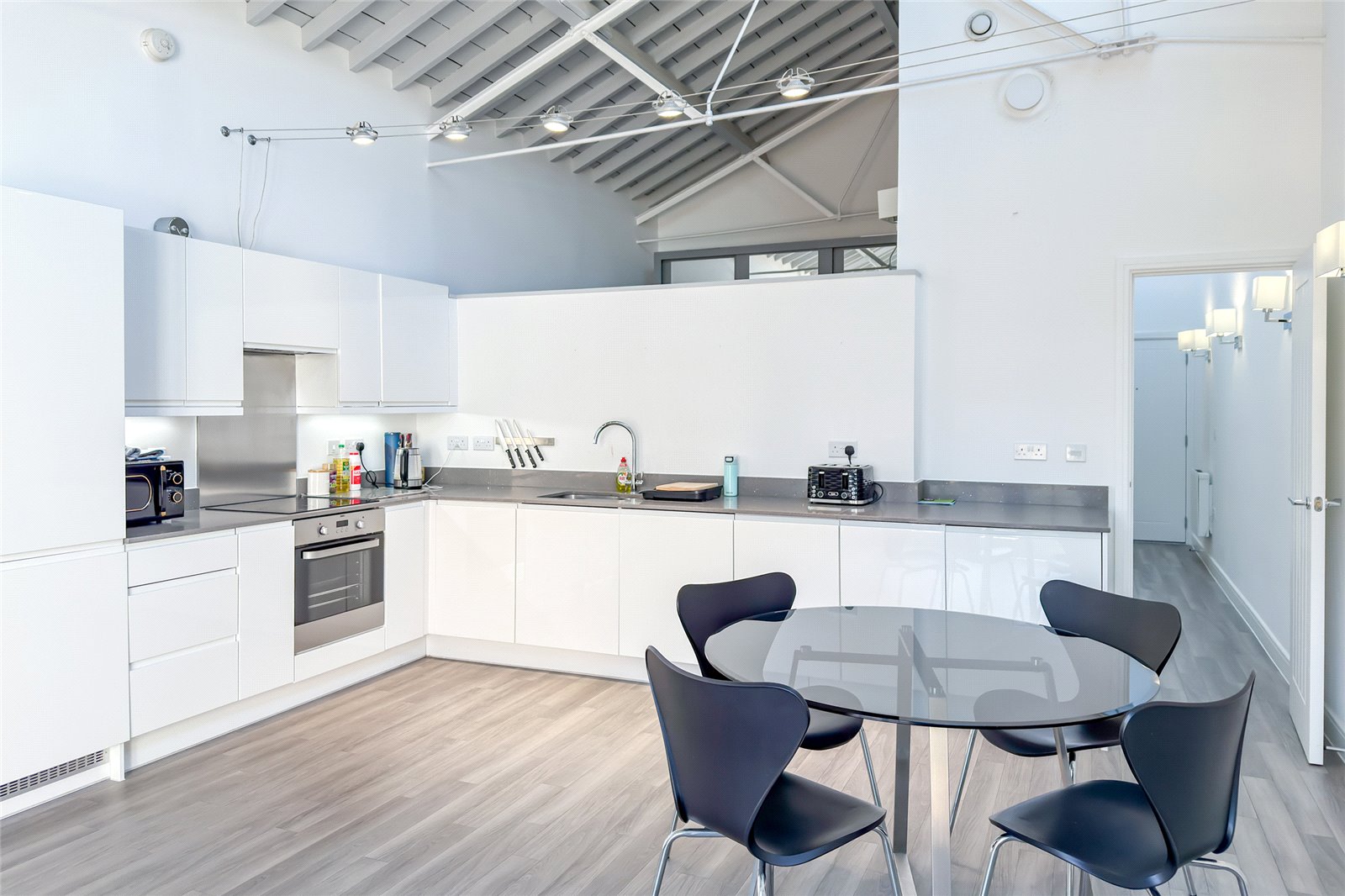 1 bed ground floor flat for sale in Hansell Gardens, Sutton Road, St. Albans, Hertfordshire, AL1  - Property Image 3