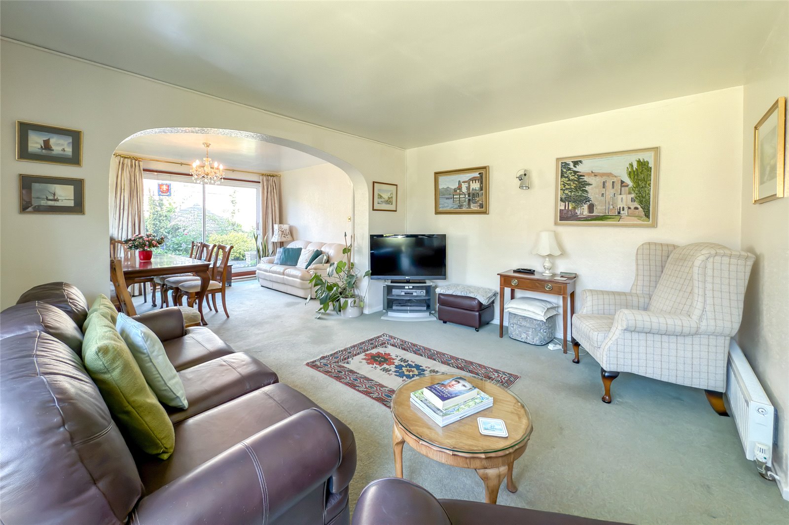 5 bed link detached house for sale in Meadowcroft, St. Albans, Hertfordshire, AL1  - Property Image 4