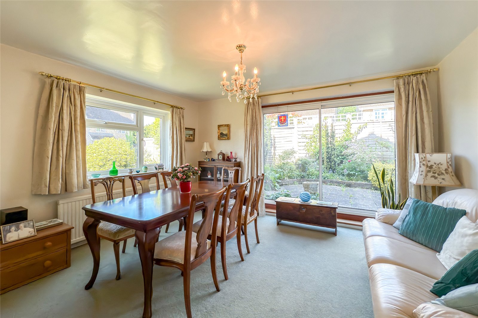5 bed link detached house for sale in Meadowcroft, St. Albans, Hertfordshire, AL1  - Property Image 5