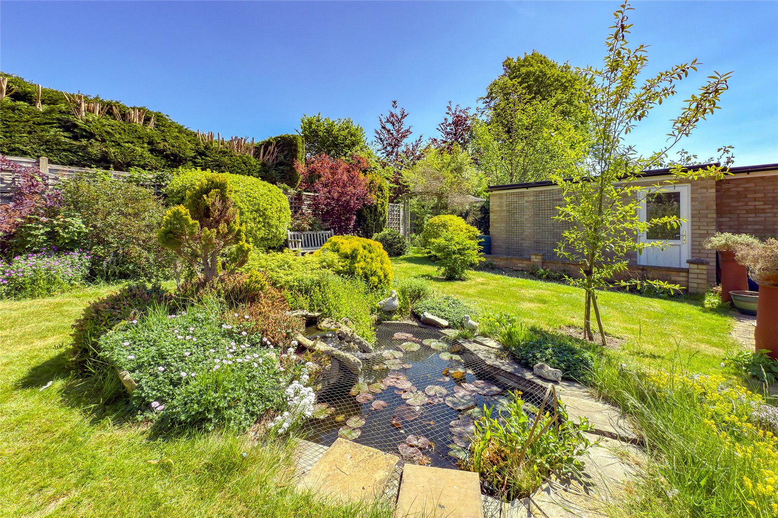 5 bed link detached house for sale in Meadowcroft, St. Albans, Hertfordshire, AL1  - Property Image 15