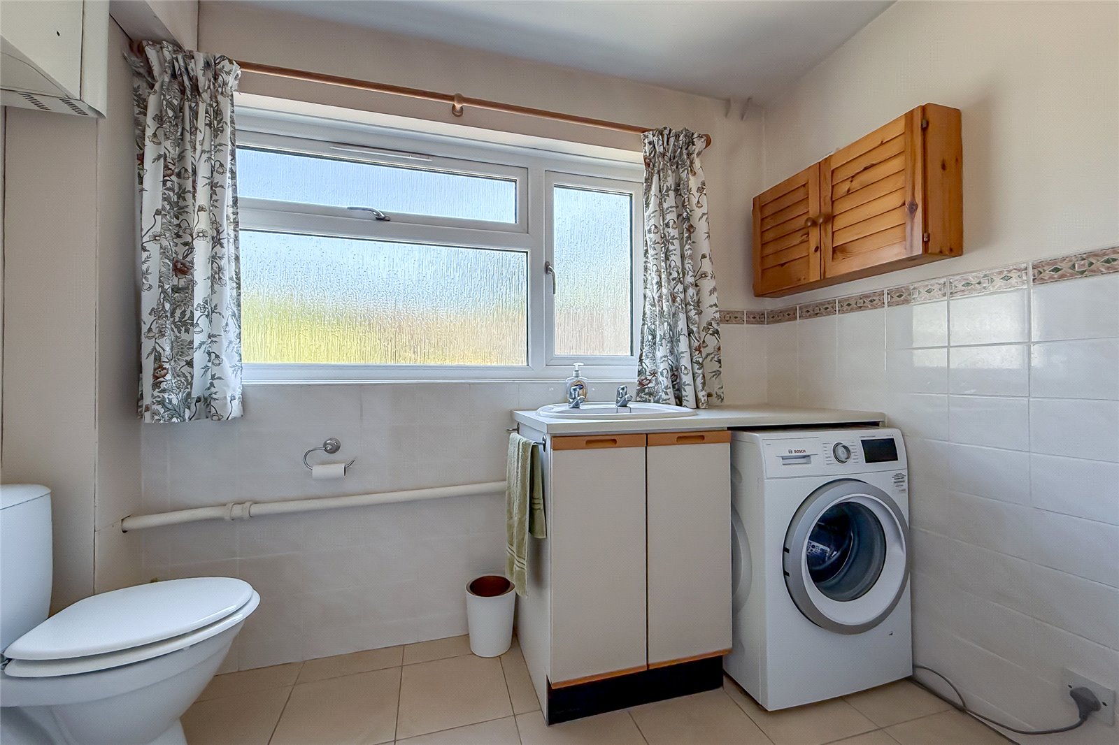 5 bed link detached house for sale in Meadowcroft, St. Albans, Hertfordshire, AL1  - Property Image 19