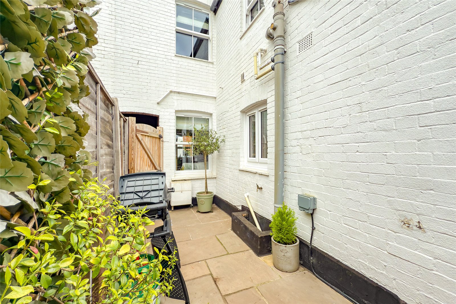 2 bed terraced house for sale in Arthur Road, St. Albans, Hertfordshire, AL1  - Property Image 12