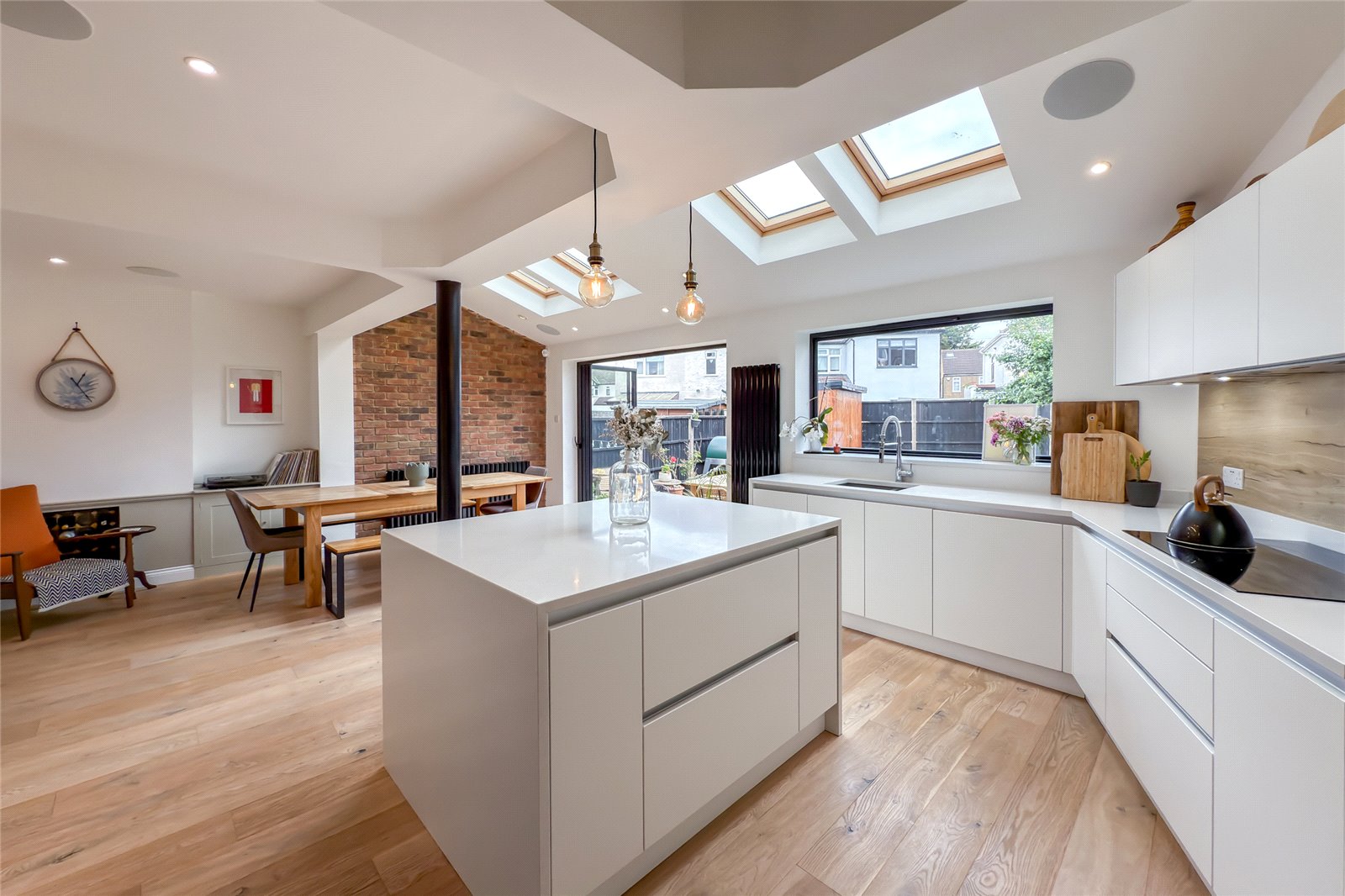 4 bed semi-detached house for sale in Linden Crescent, St. Albans, Hertfordshire, AL1  - Property Image 2