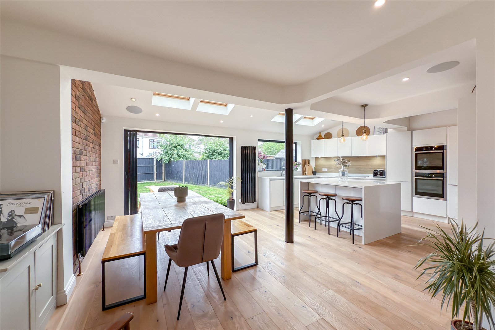 4 bed semi-detached house for sale in Linden Crescent, St. Albans, Hertfordshire, AL1  - Property Image 4