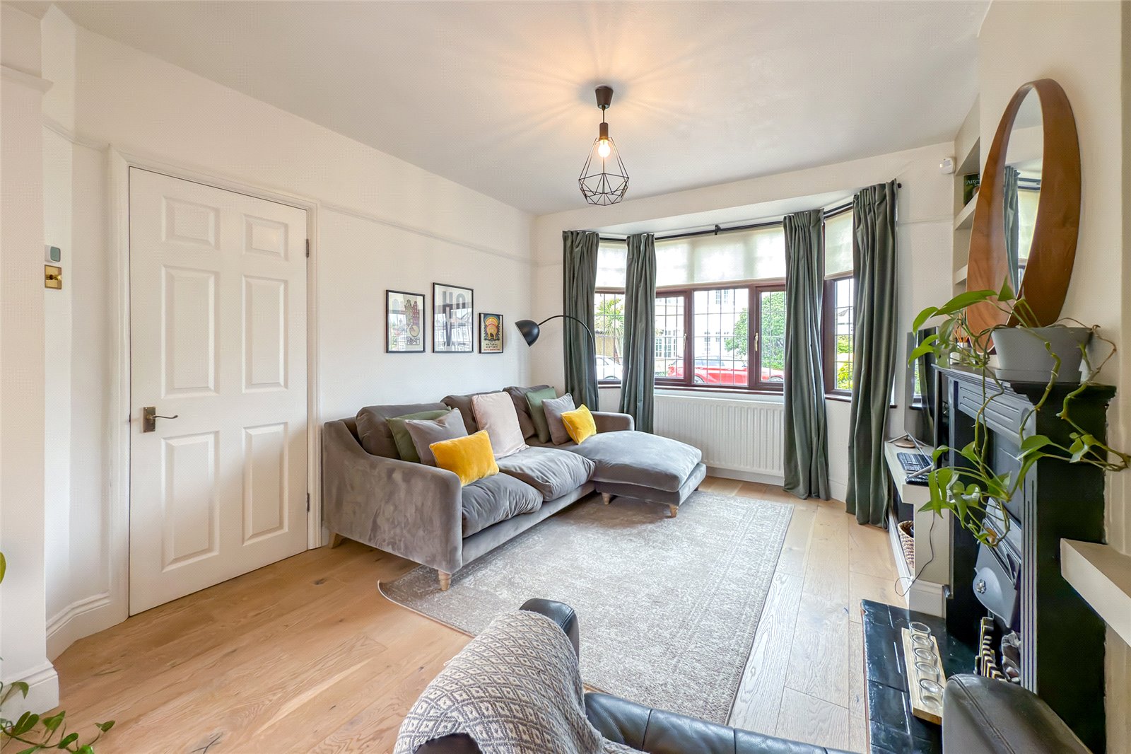 4 bed semi-detached house for sale in Linden Crescent, St. Albans, Hertfordshire, AL1  - Property Image 8