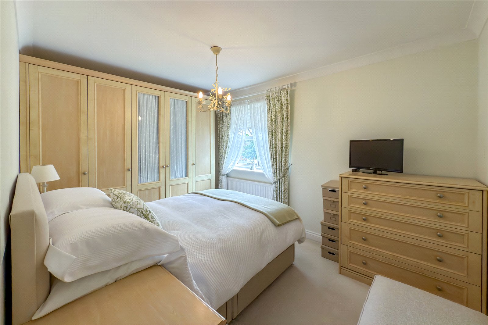 2 bed semi-detached house for sale in Puddingstone Drive, St. Albans, Hertfordshire, AL4  - Property Image 6