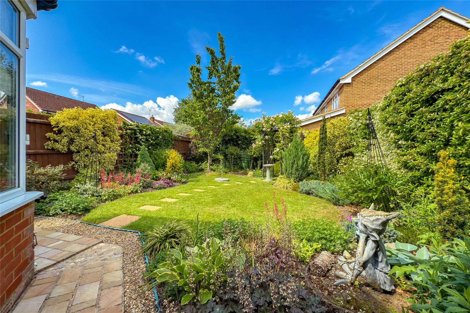 2 bed semi-detached house for sale in Puddingstone Drive, St. Albans, Hertfordshire, AL4  - Property Image 9