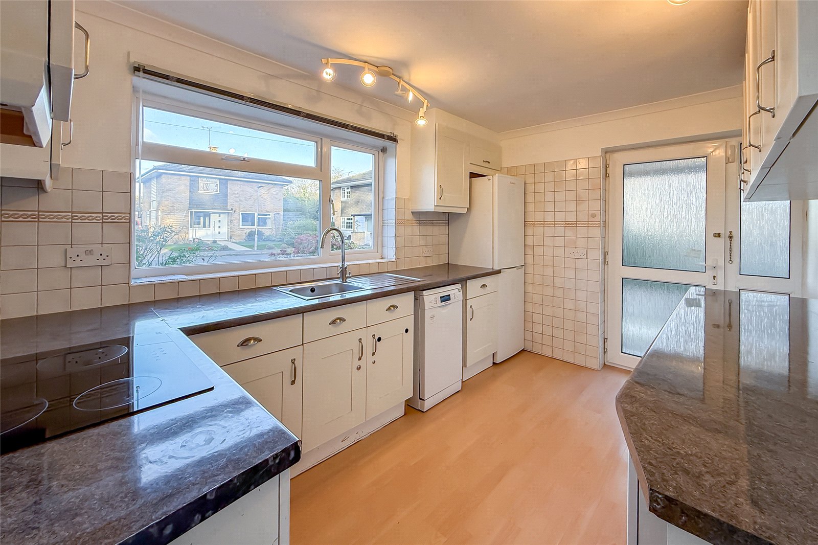 3 bed detached house for sale in Linden Crescent, St. Albans, Hertfordshire, AL1  - Property Image 2