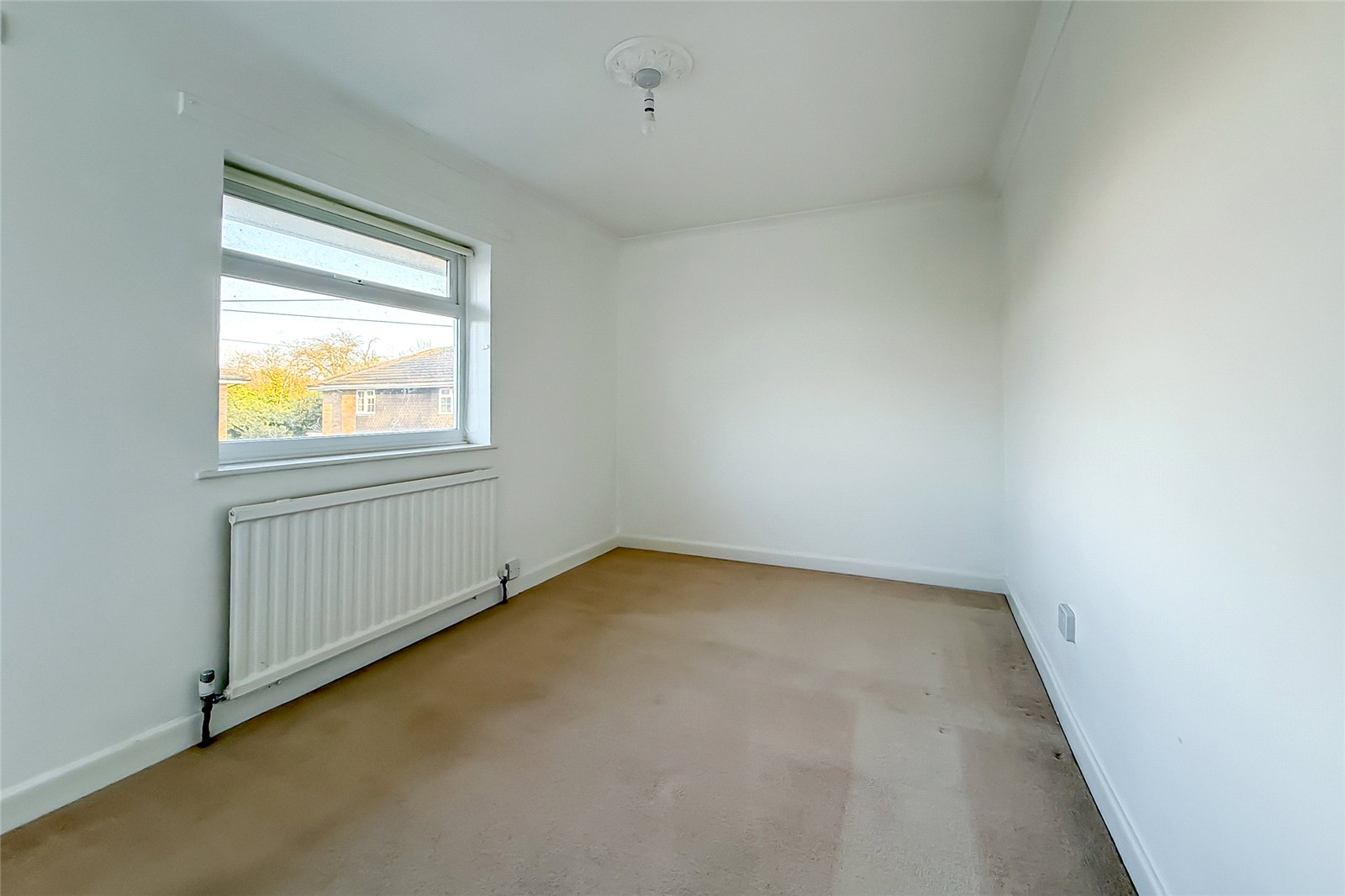 3 bed detached house for sale in Linden Crescent, St. Albans, Hertfordshire, AL1  - Property Image 8