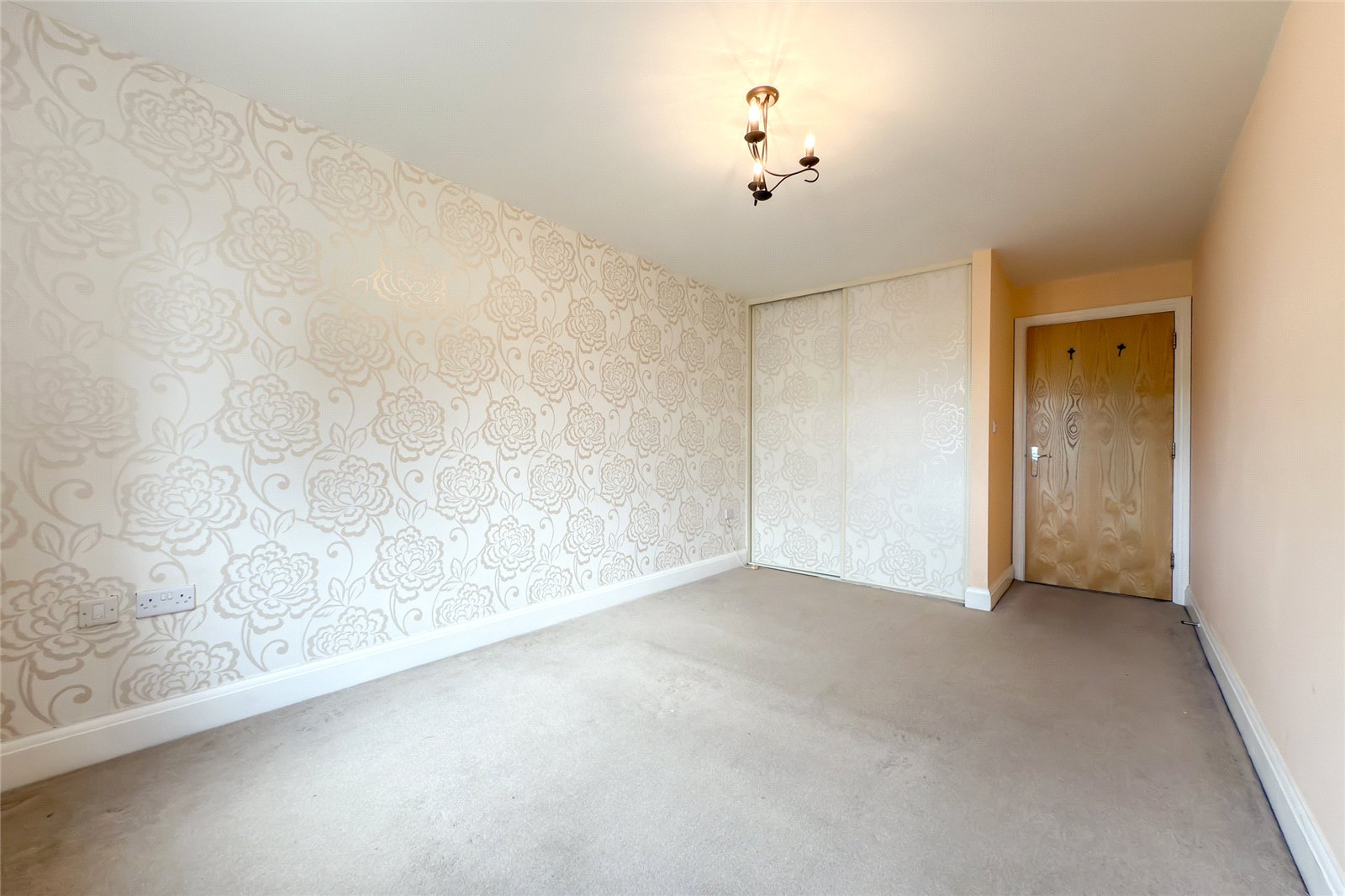 1 bed apartment for sale in Old Watford Road, Bricket Wood, St. Albans, Hertfordshire, AL2 - Property Image 12