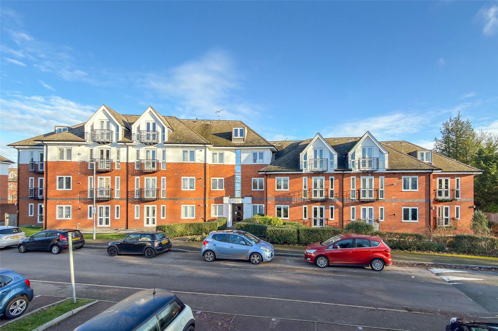 1 bed apartment for sale in Windsor Court, Park View Close, St. Albans, Hertfordshire, AL1
