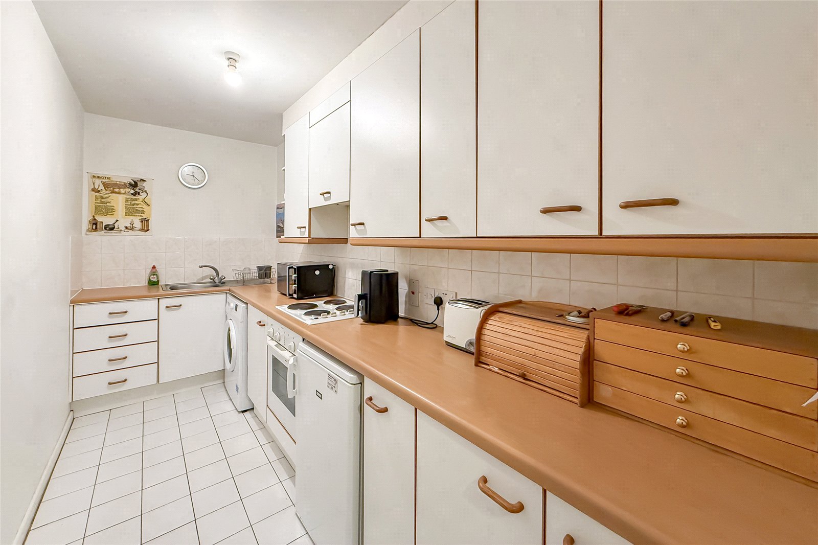 1 bed apartment for sale in Windsor Court, Park View Close, St. Albans, Hertfordshire, AL1 - Property Image 5