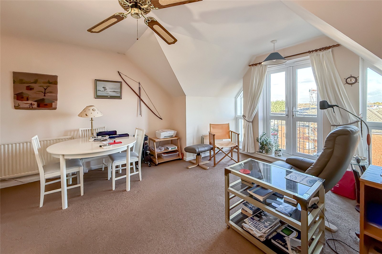 1 bed apartment for sale in Windsor Court, Park View Close, St. Albans, Hertfordshire, AL1 - Property Image 4