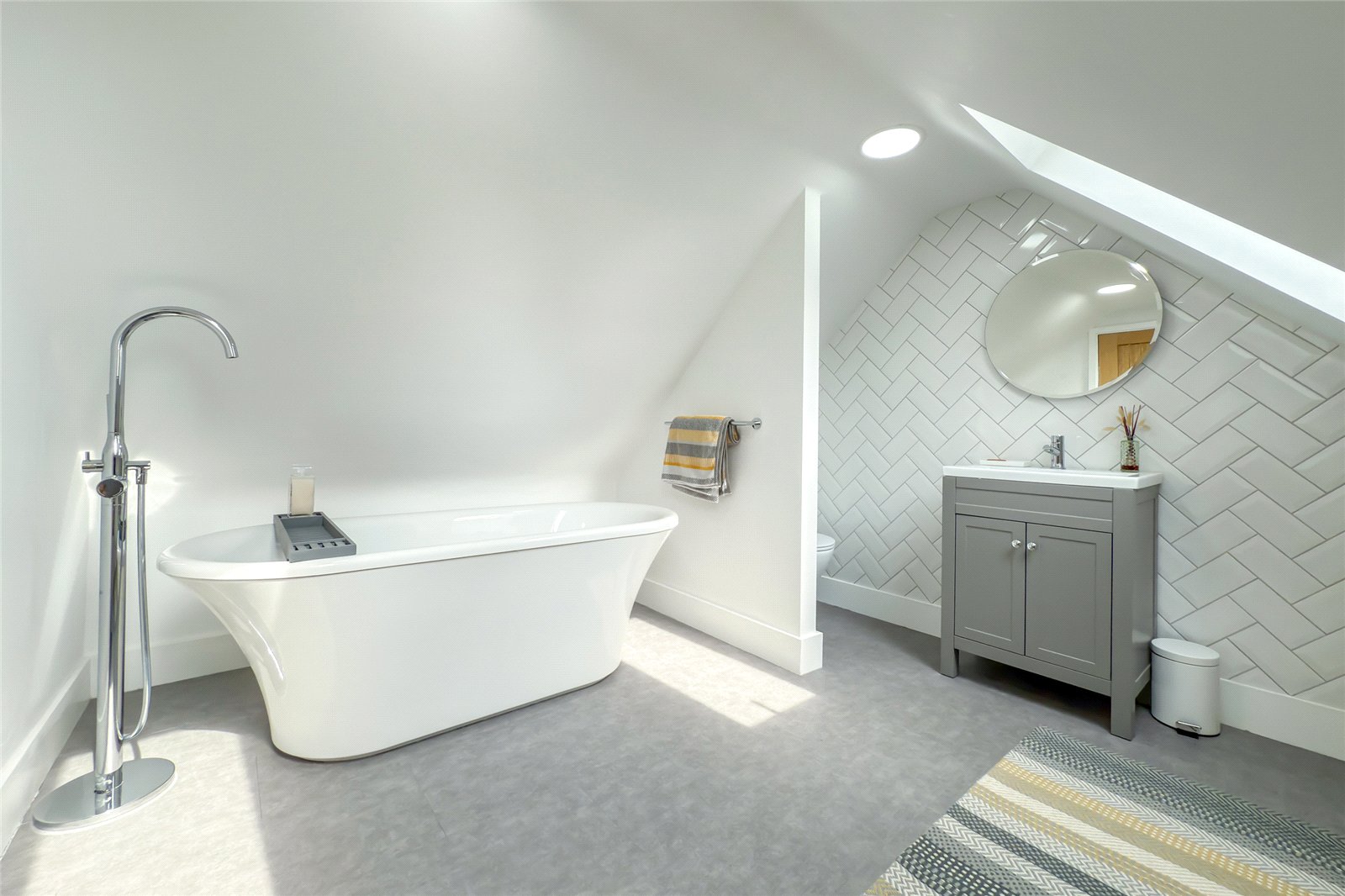 4 bed end of terrace house for sale in Chiswell Green Lane, Chiswell Green, St. Albans, Hertfordshire, AL2 - Property Image 10