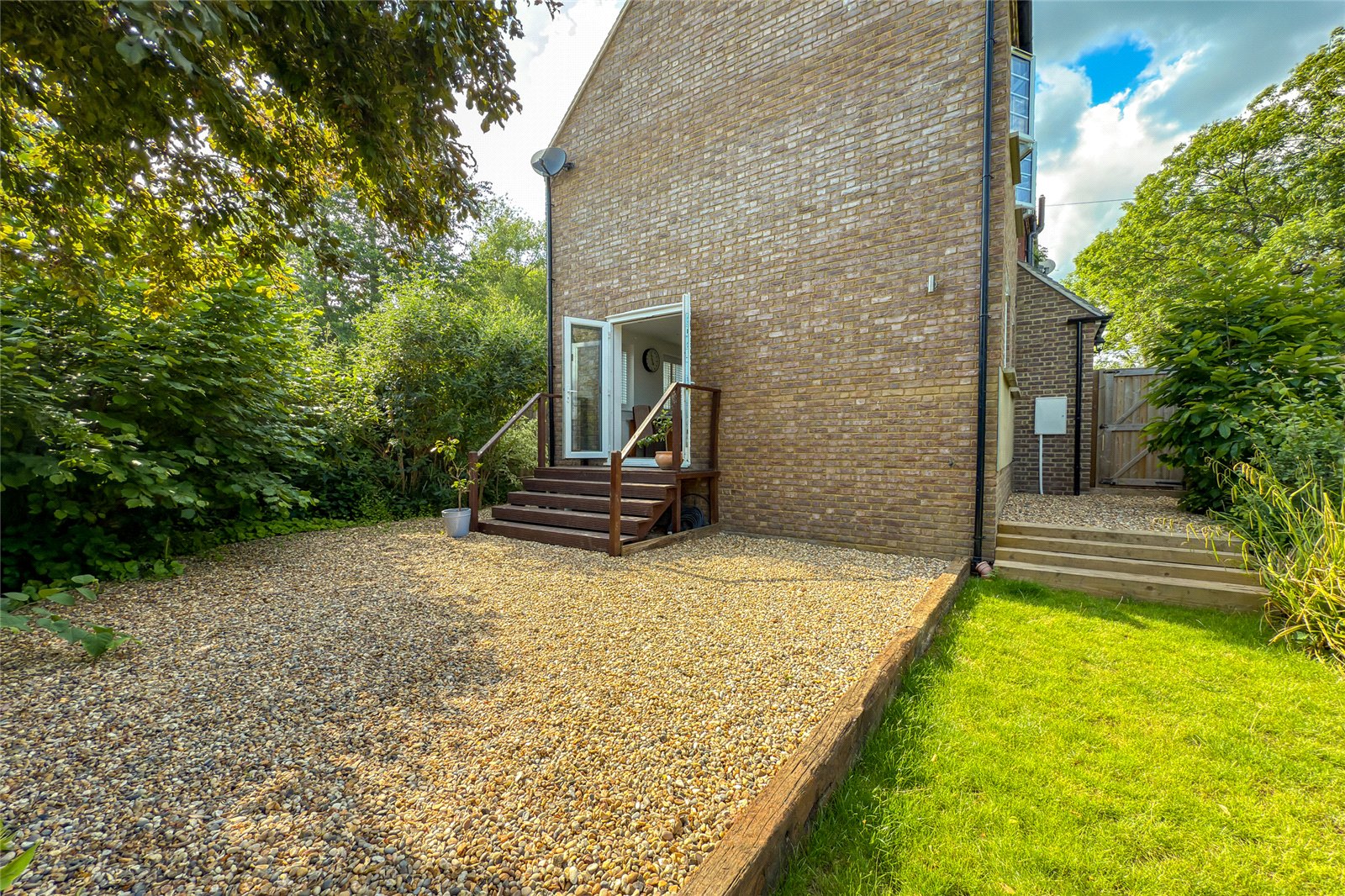 4 bed end of terrace house for sale in Chiswell Green Lane, Chiswell Green, St. Albans, Hertfordshire, AL2 - Property Image 13