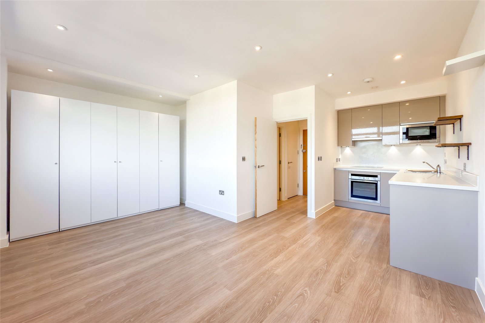 1 bed apartment to rent in Ridgmont Plaza, 36 Ridgmont Road, St. Albans, Hertfordshire, AL1 - Property Image 3