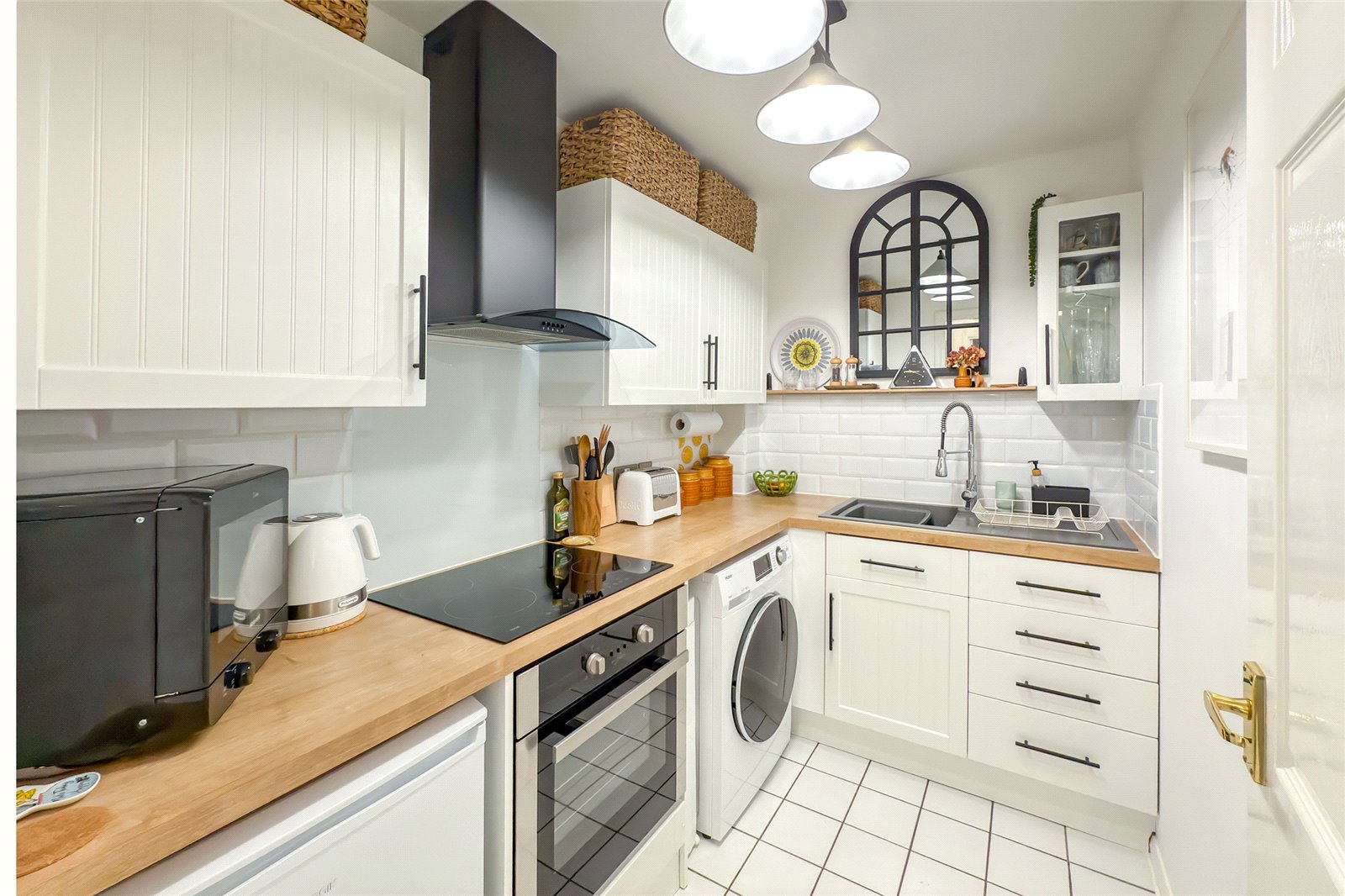 1 bed ground floor flat for sale in Syon Court, Park View Close, St. Albans, Hertfordshire, AL1  - Property Image 2