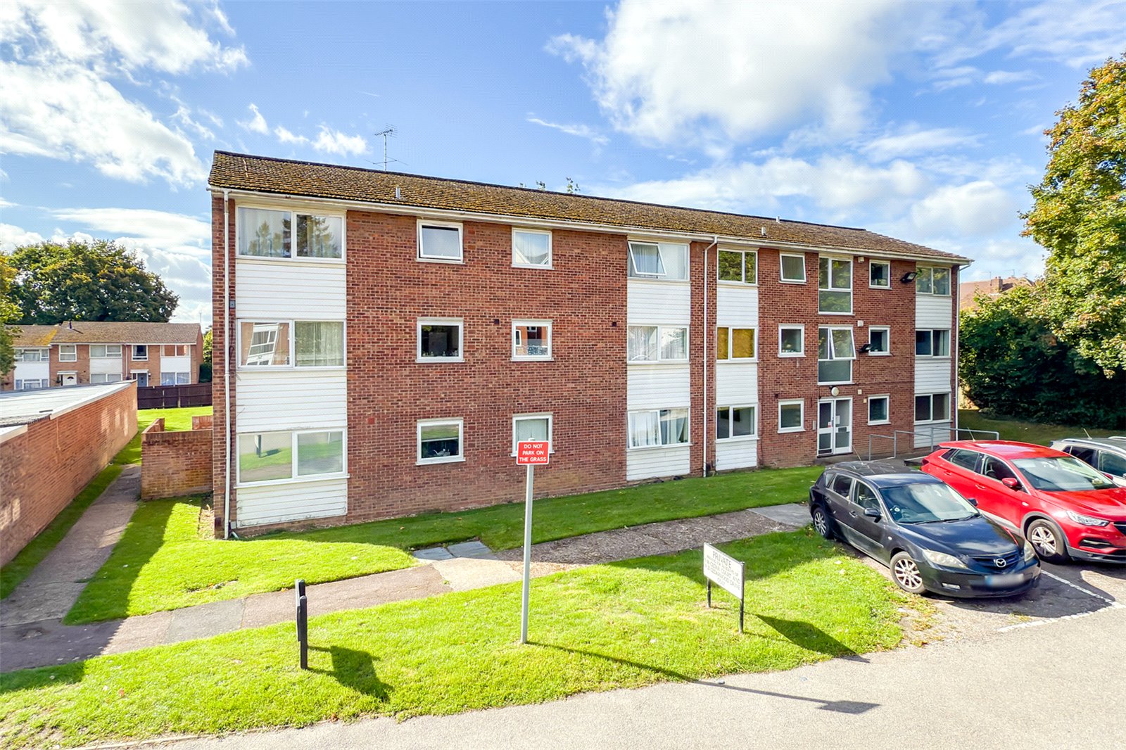 1 bed ground floor flat for sale in Cedar Court, St. Albans, Hertfordshire, AL4