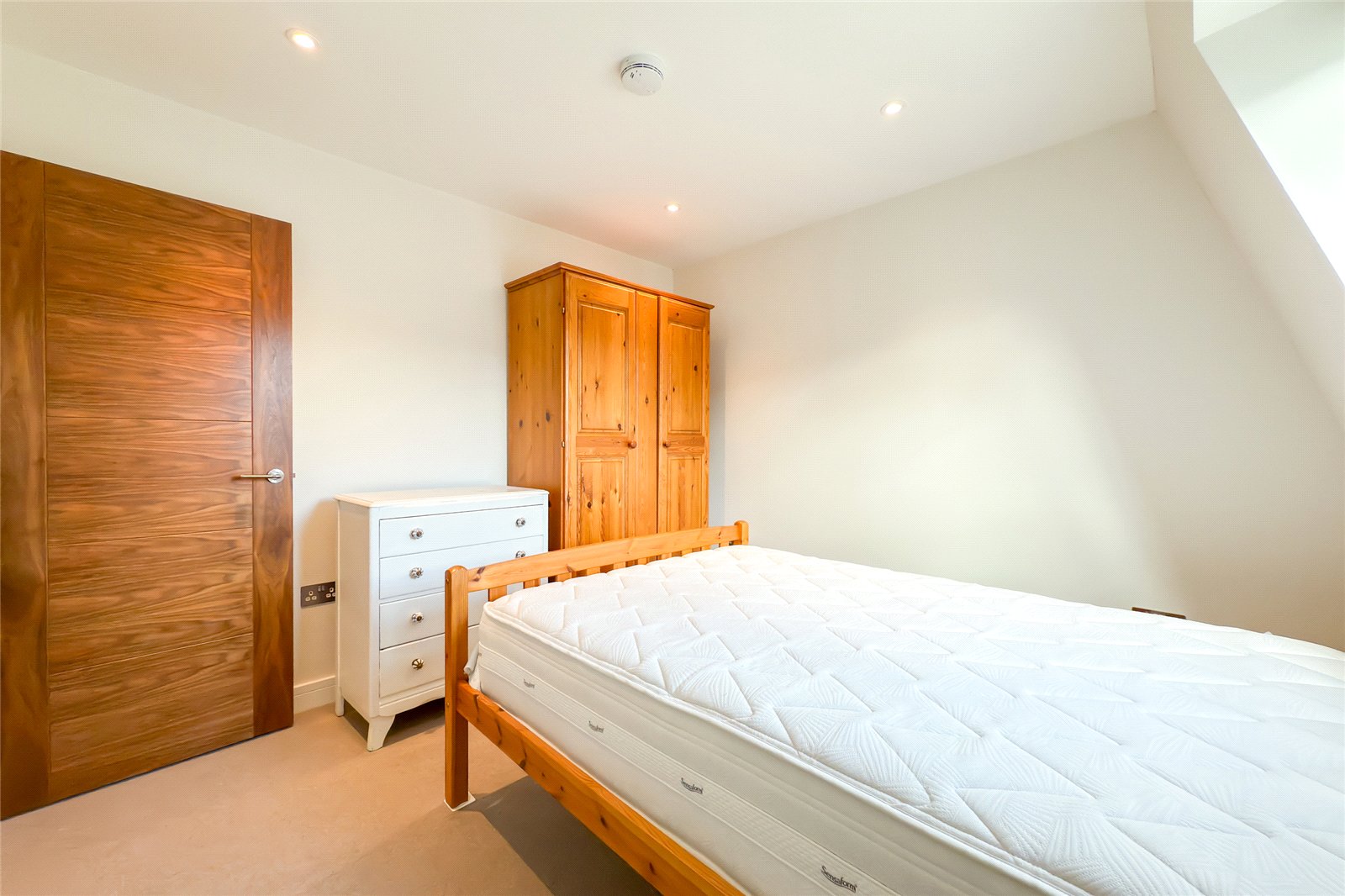 1 bed apartment for sale in Verulam Road, St. Albans, Hertfordshire, AL3 - Property Image 7