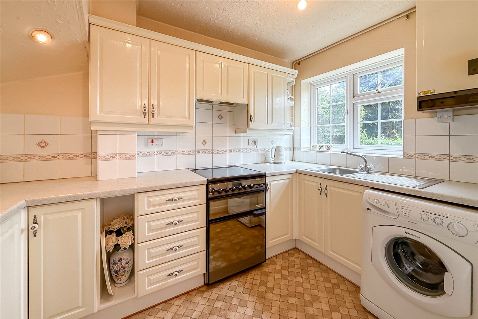 3 bed terraced house for sale in Ashby Gardens, St. Albans, Hertfordshire, AL1  - Property Image 2