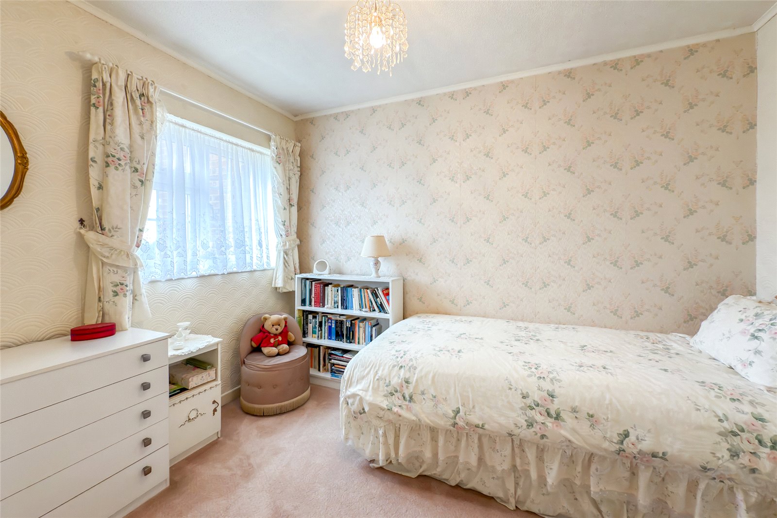 3 bed terraced house for sale in Ashby Gardens, St. Albans, Hertfordshire, AL1  - Property Image 5