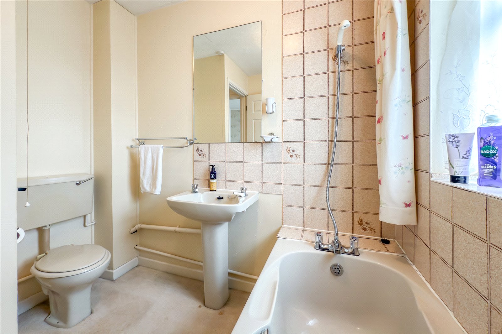 3 bed terraced house for sale in Ashby Gardens, St. Albans, Hertfordshire, AL1  - Property Image 8