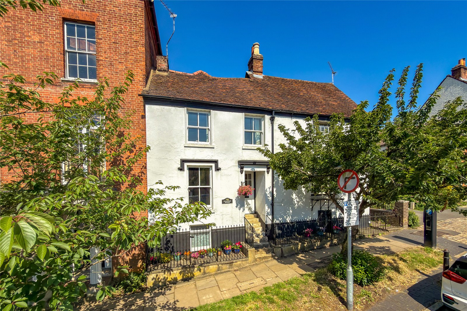 3 bed terraced house for sale in Holywell Hill, St. Albans, Hertfordshire, AL1  - Property Image 1