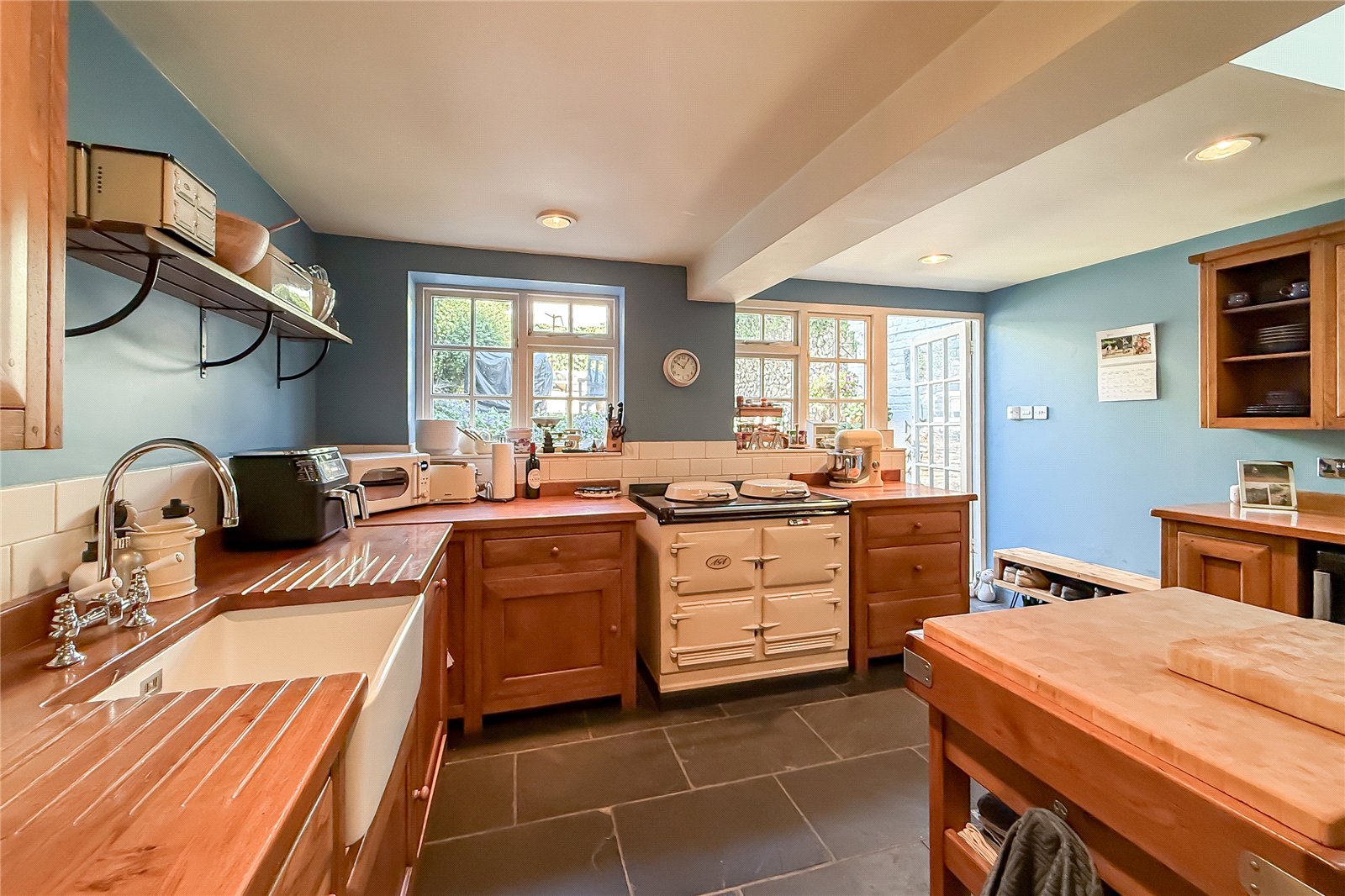 3 bed terraced house for sale in Holywell Hill, St. Albans, Hertfordshire, AL1  - Property Image 2