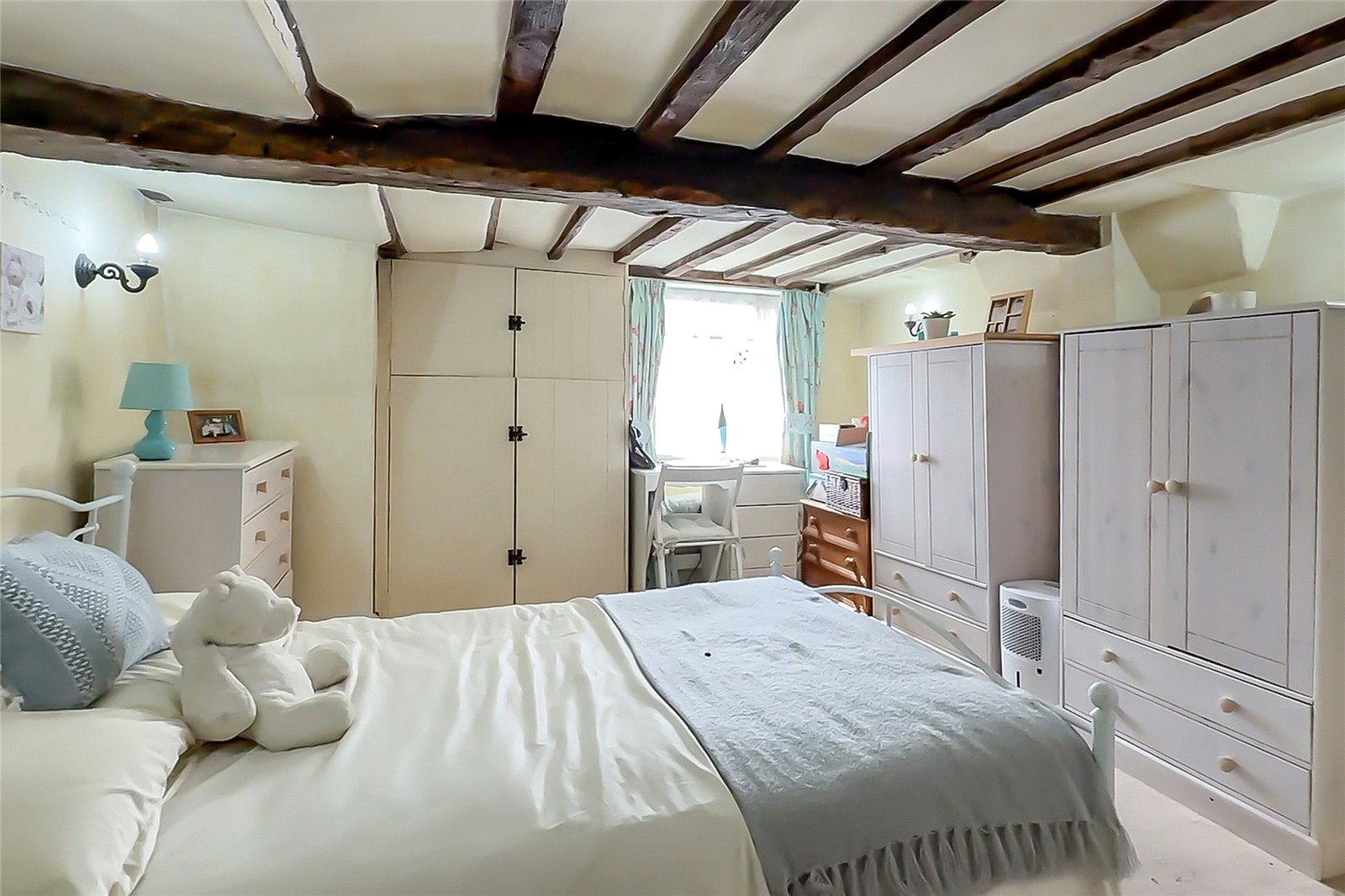 3 bed terraced house for sale in Holywell Hill, St. Albans, Hertfordshire, AL1  - Property Image 11