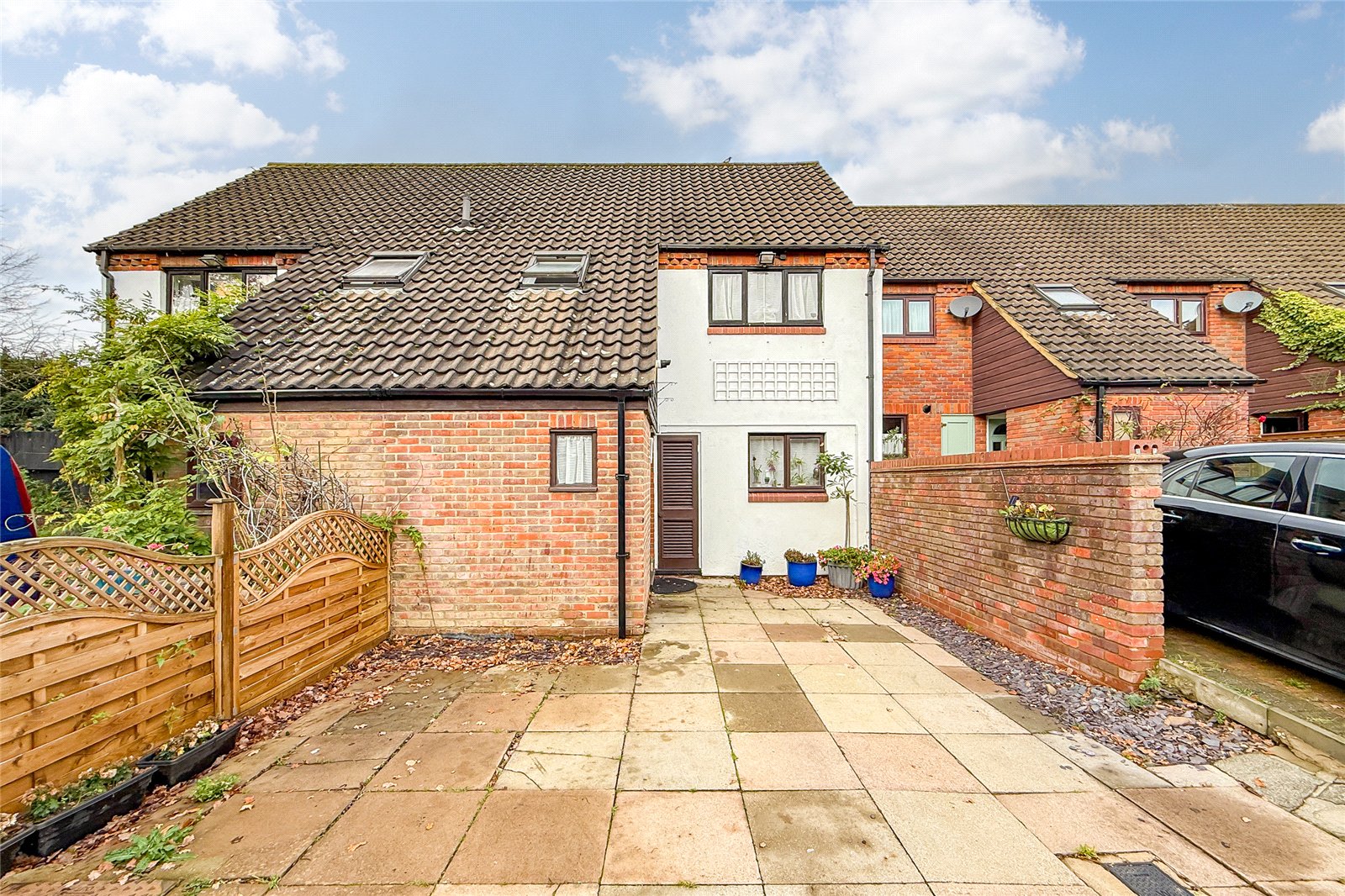 3 bed terraced house for sale in Richard Stagg Close, St. Albans, Hertfordshire, AL1 - Property Image 1