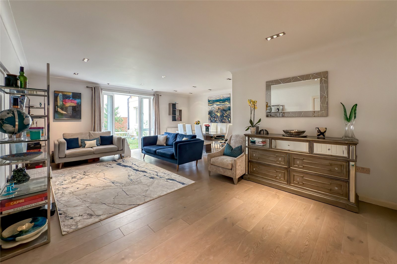 2 bed ground floor flat for sale in Benedictine Place, 25 London Road, St. Albans, Hertfordshire, AL1  - Property Image 5