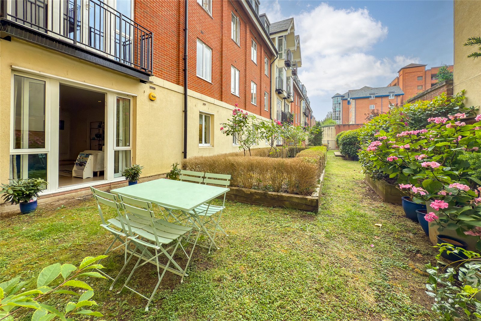 2 bed ground floor flat for sale in Benedictine Place, 25 London Road, St. Albans, Hertfordshire, AL1  - Property Image 2