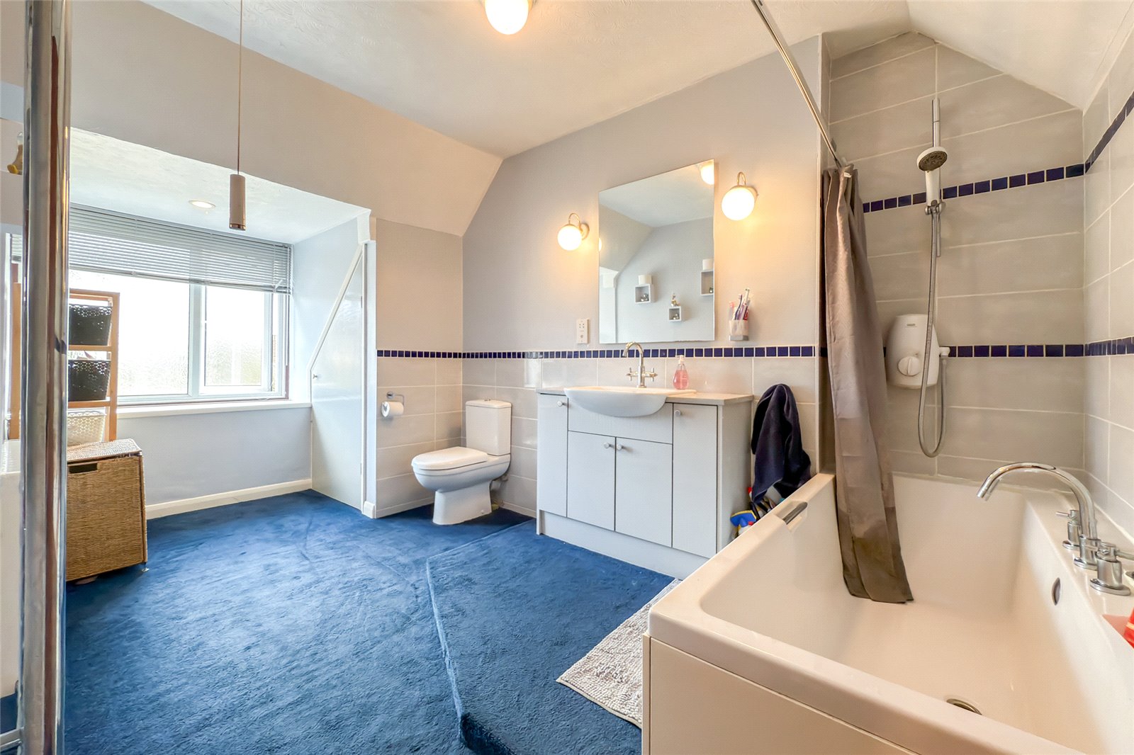 4 bed detached house for sale in Mount Drive, Park Street, St. Albans, Hertfordshire, AL2  - Property Image 12