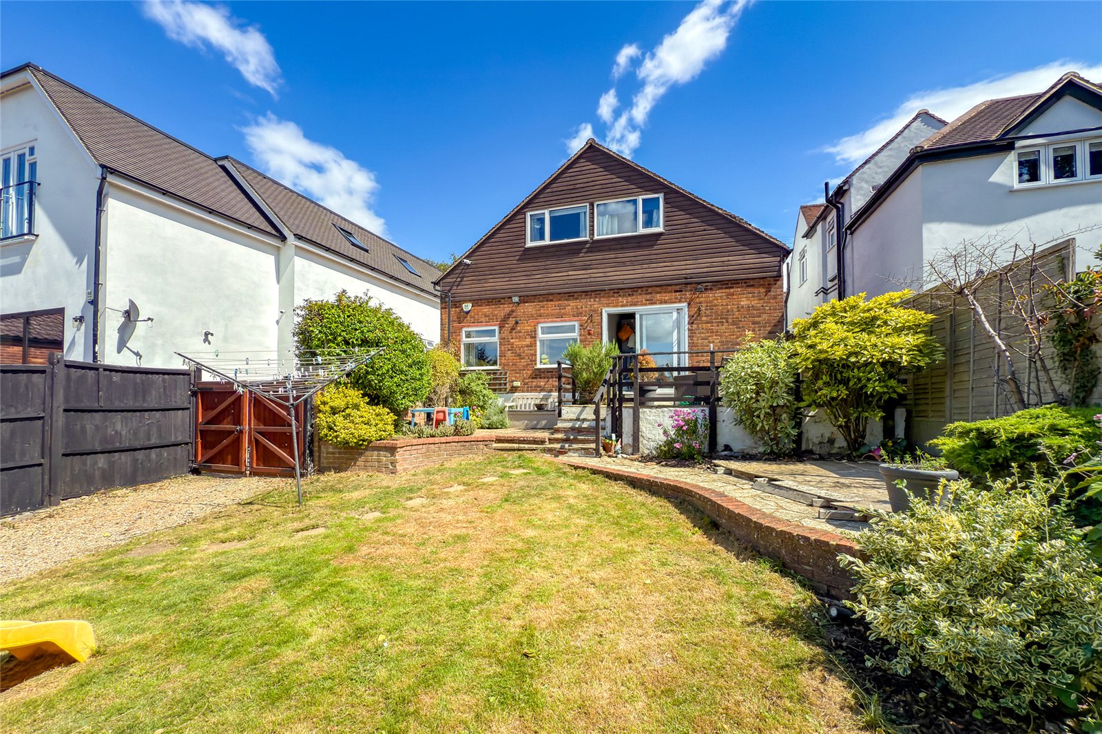 4 bed detached house for sale in Mount Drive, Park Street, St. Albans, Hertfordshire, AL2  - Property Image 8