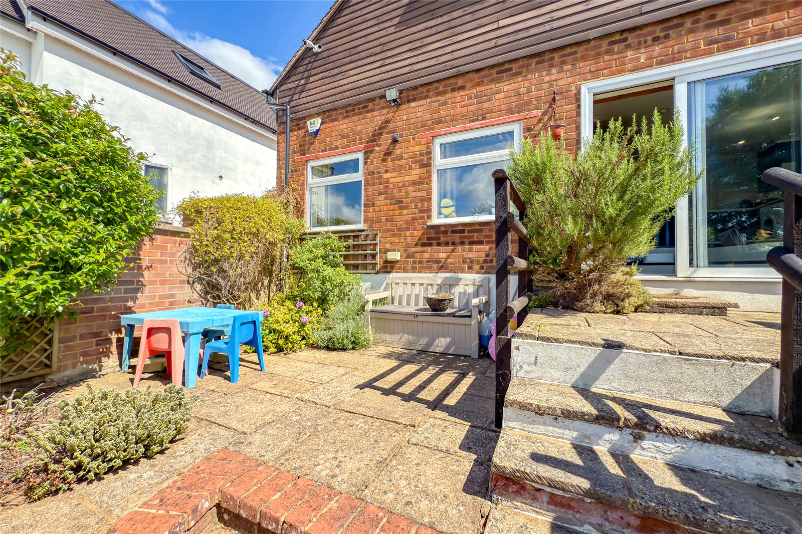 4 bed detached house for sale in Mount Drive, Park Street, St. Albans, Hertfordshire, AL2  - Property Image 7