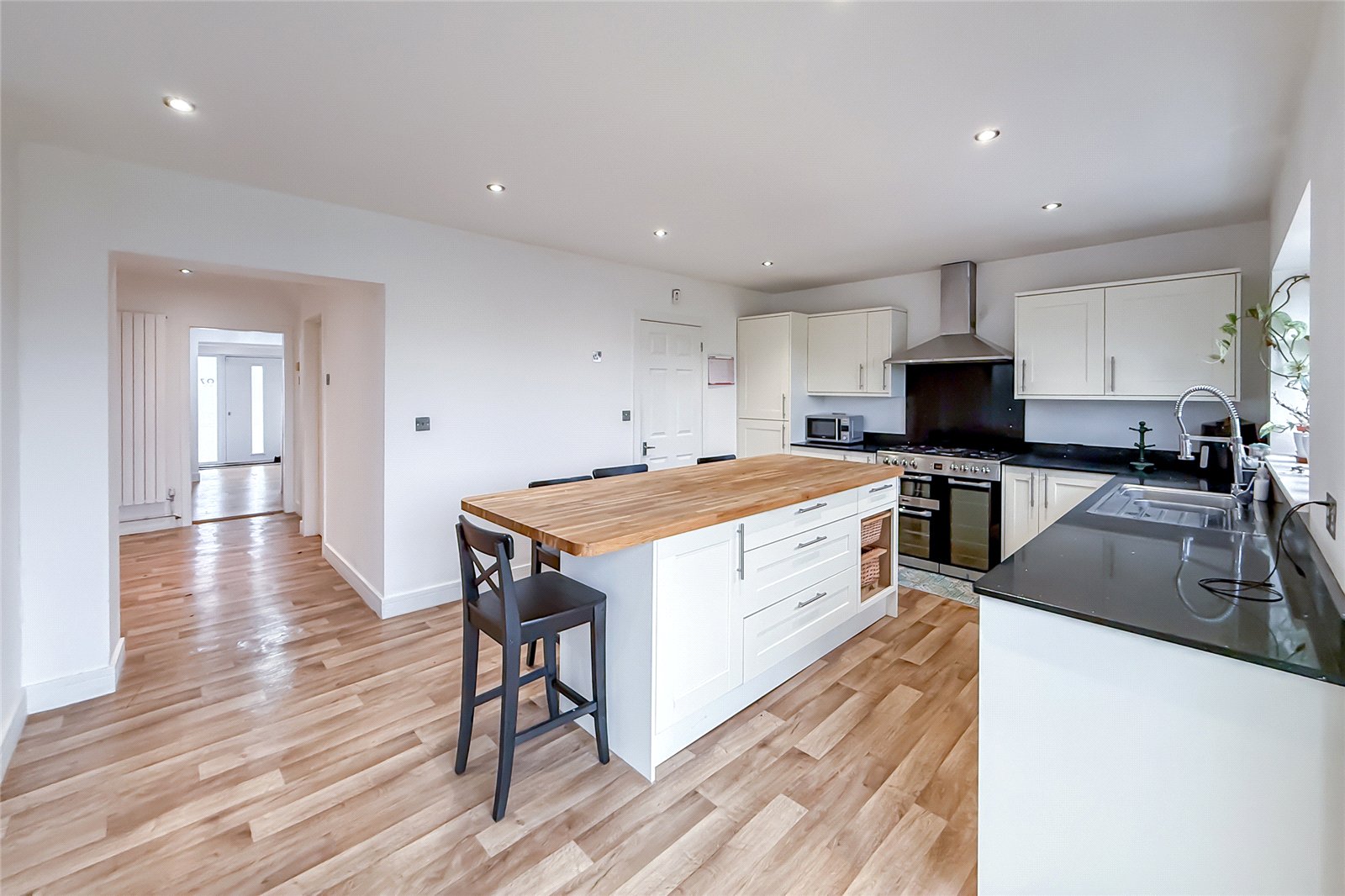 5 bed semi-detached house to rent in The Ridgeway, St. Albans, Hertfordshire, AL4  - Property Image 17