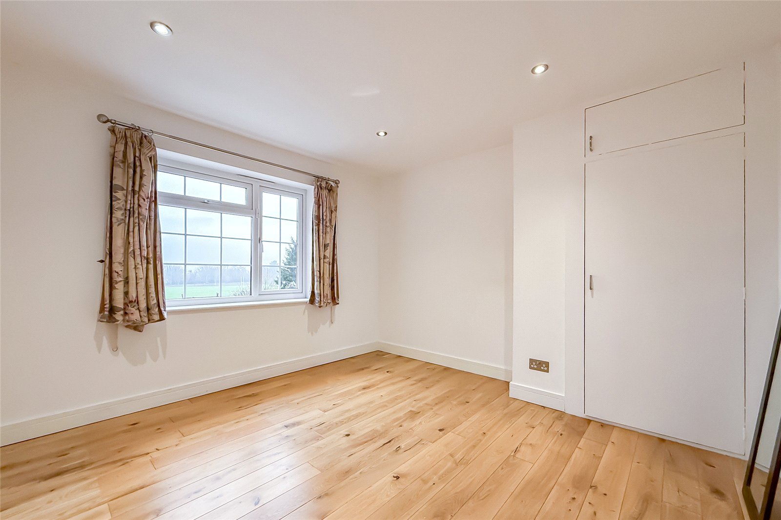 5 bed semi-detached house to rent in The Ridgeway, St. Albans, Hertfordshire, AL4  - Property Image 13