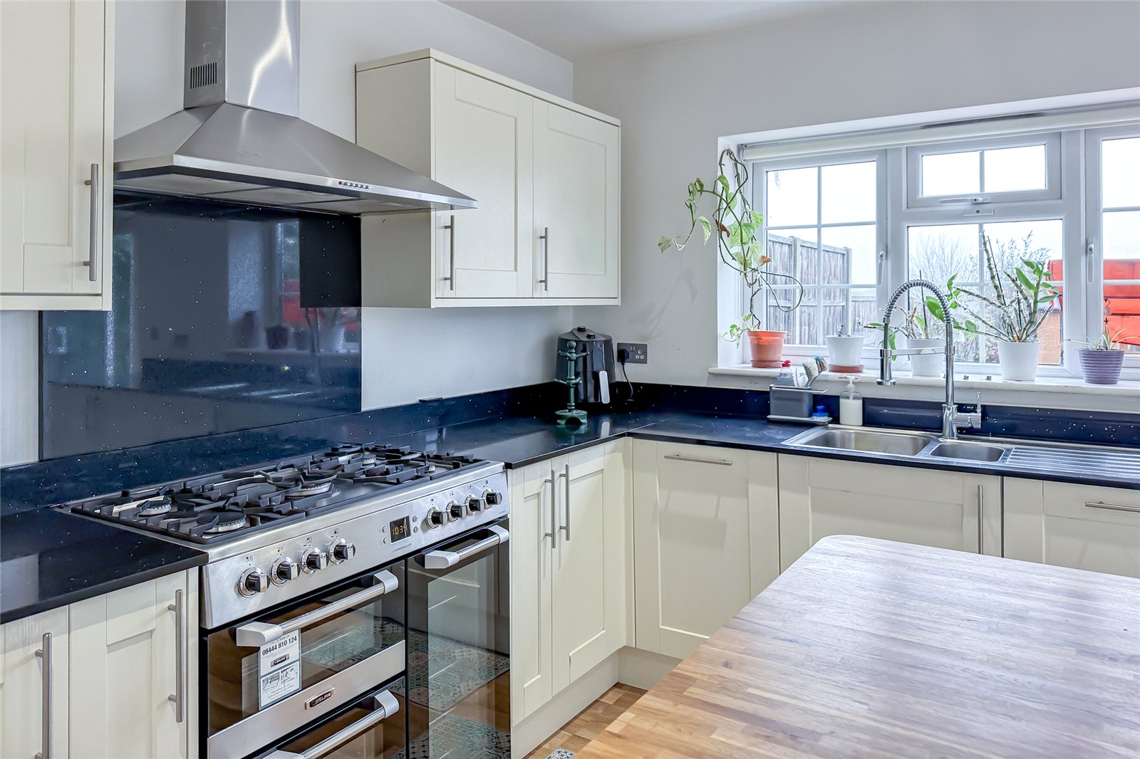 5 bed semi-detached house to rent in The Ridgeway, St. Albans, Hertfordshire, AL4  - Property Image 8
