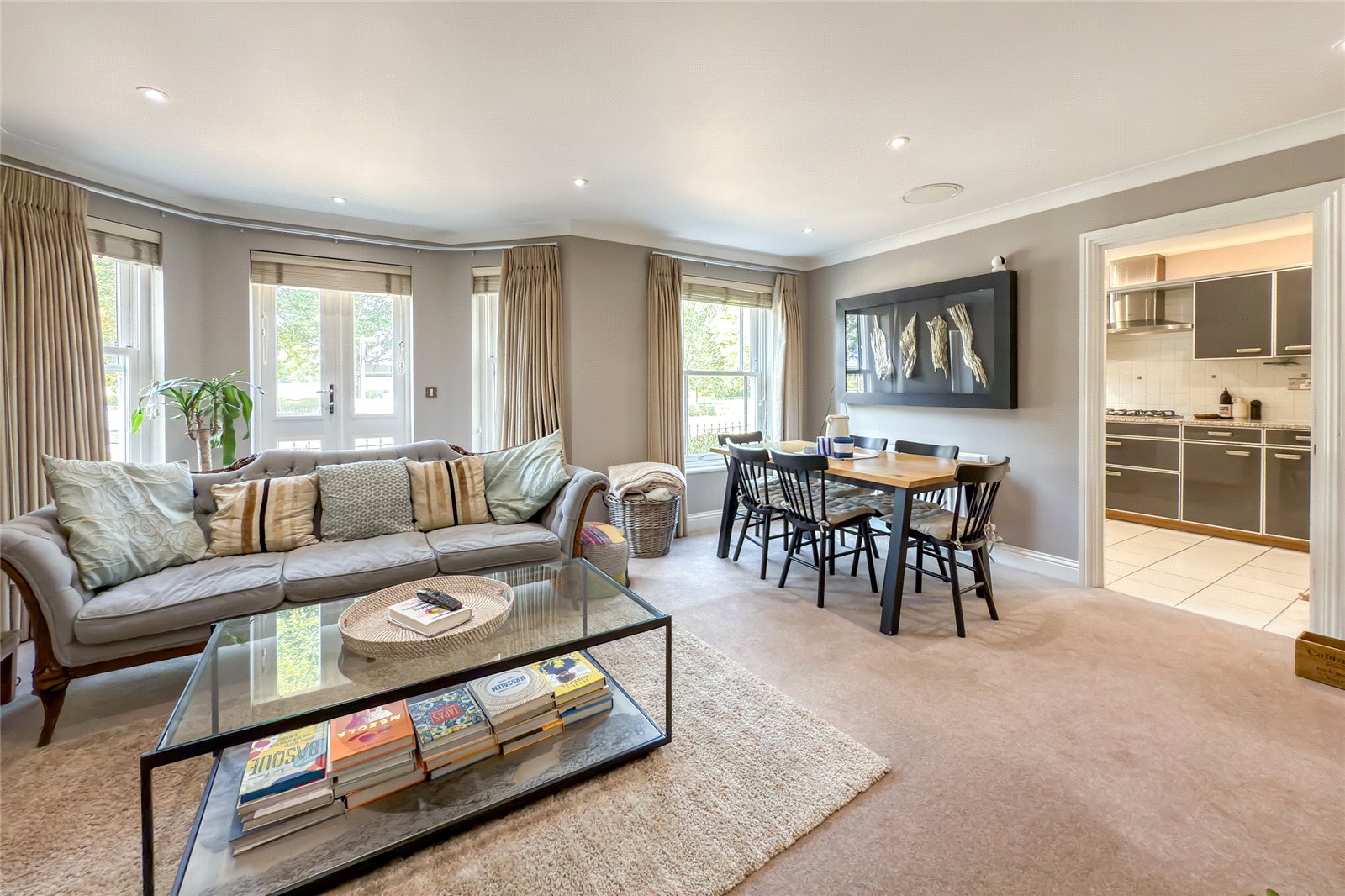 2 bed ground floor flat for sale in Aventine Court, 101 Holywell Hill, St. Albans, Hertfordshire, AL1  - Property Image 2