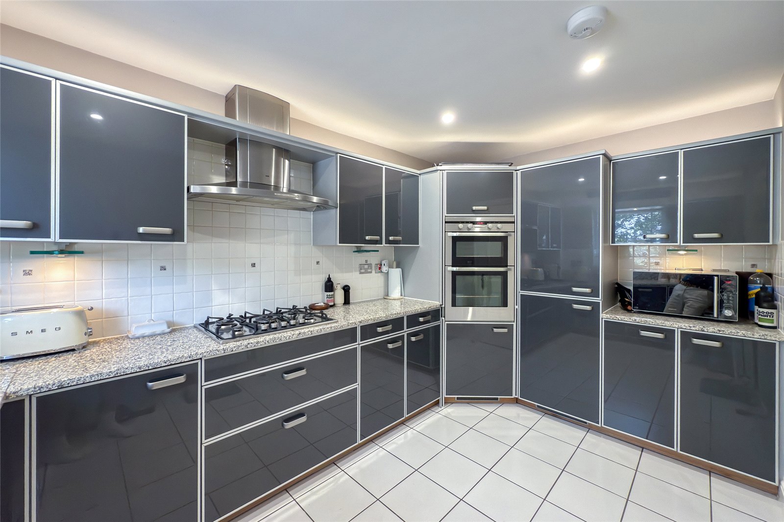 2 bed ground floor flat for sale in Aventine Court, 101 Holywell Hill, St. Albans, Hertfordshire, AL1  - Property Image 4